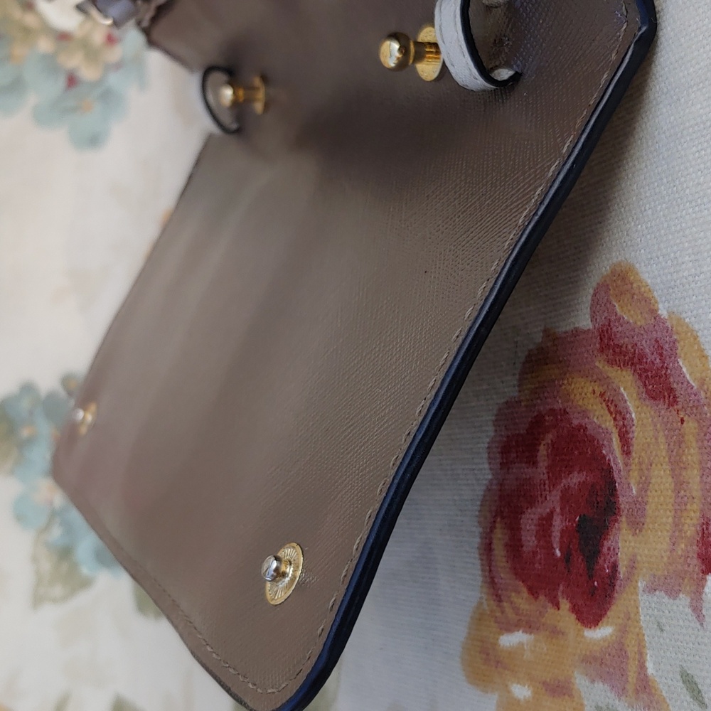 Marc Jacobs Tan and Brown Saffiano Leather Fold Clutch Wallet - Picture 6 of 17
